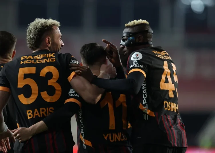 Safa Kar yazdı l Galatasaray ‘10 kişiyle’ kazandı! 1 Safa Kar yazdı l Galatasaray ‘10 kişiyle’ kazandı!