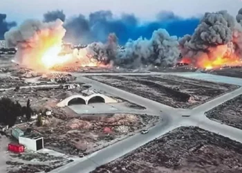 Yönetim boşluğunu fırsat bilen İsrail, Suriye’nin hava üslerini vurdu