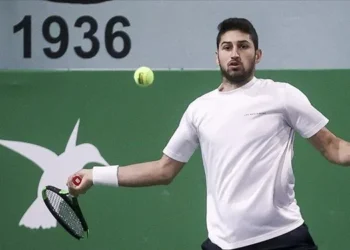 Milli tenisçi Çelikbilek, maç sırasında beyin kanaması geçirdi