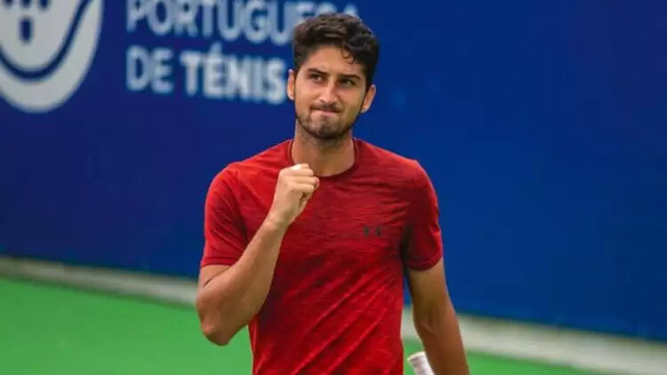 Milli tenisçi Çelikbilek, maç sırasında beyin kanaması geçirdi