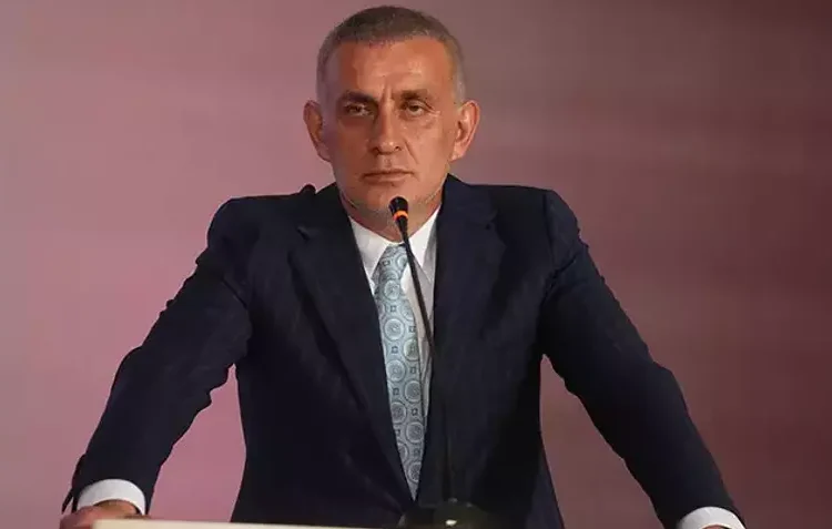 TFF Başkanı Hacıosmanoğlu'ndan eleştirilere sert cevap 1 TFF Başkanı’ndan Dursun Özbek’e yanıt: Sınırları zorluyor!