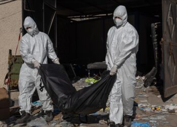 Suriye’nin başkenti Şam’da ilaç deposunda çok sayıda ceset kalıntısı bulundu