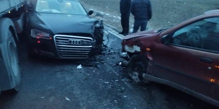 Tokat Belediye Başkanı Yazıcıoğlu, makam aracıyla trafik kazası geçirdi 1 Tokat Belediye Başkanı Yazıcıoğlu, makam aracıyla trafik kazası geçirdi