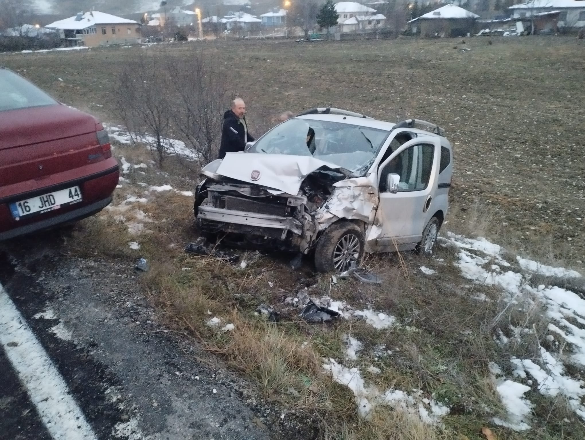 Tokat Belediye Başkanı Yazıcıoğlu, makam aracıyla trafik kazası geçirdi 3 Tokat Belediye Başkanı Yazıcıoğlu, makam aracıyla trafik kazası geçirdi