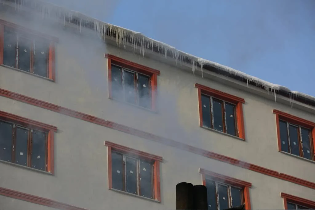 Türkiye'nin en soğuk kenti değişti: Ölçülen derece sıfırın altında 23,3 2 Türkiye'nin en soğuk kenti değişti: Ölçülen derece sıfırın altında 23,3