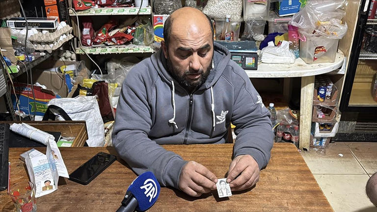 Suriye zindanlarında yaklaşık 40 yıl tutulan Lübnanlı Ali’yi, ailesi hasretle bekliyor 2 Suriye zindanlarında yaklaşık 40 yıl tutulan Lübnanlı Ali’yi, ailesi hasretle bekliyor