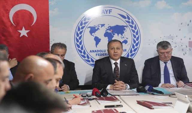 “Halepliler hemen dönmek istiyor, biz bekleyin diyoruz, mayınları temizleyeceğiz” 2 “Halepliler hemen dönmek istiyor, biz bekleyin diyoruz, mayınları temizleyeceğiz”