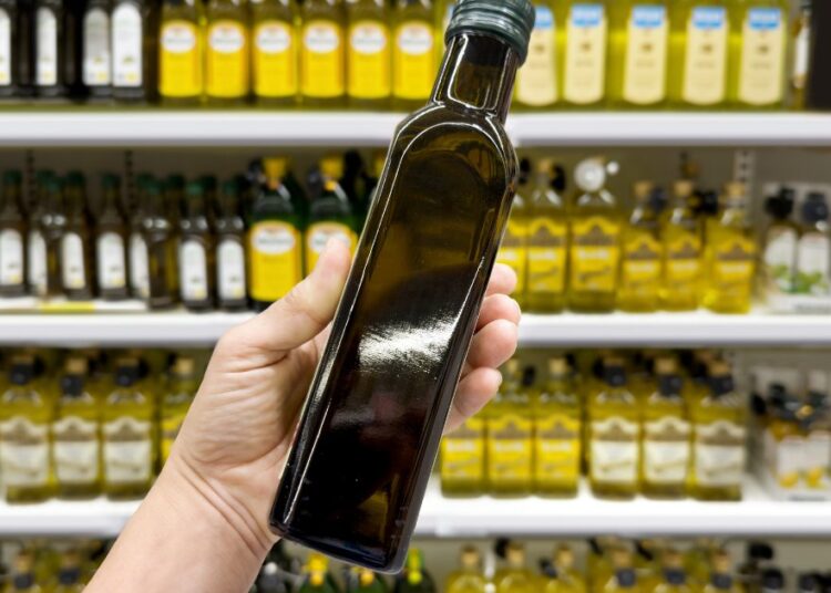 Herkesin mutfağına giriyordu: 5 zeytinyağı markası marketlerden toplatılıyor
