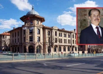 ‘Biçare Yunus, mal da yalan, mülk de yalan’ diyerek soya soya gezmişler