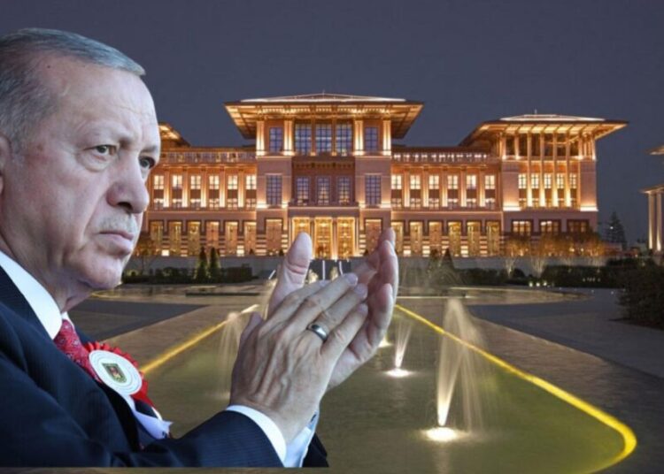 Emekliye, çalışana yok, Saray’a var! Saray’ın itibarı milyarları yutmaya devam ediyor 1 Emekliye, çalışana yok, Saray’a var! Saray’ın itibarı milyarları yutmaya devam ediyor