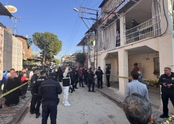 Kan donduran olay: 3 kişi bıçakla öldürülmüş halde bulundu