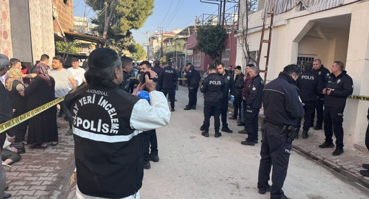 Kan donduran olay: 3 kişi bıçakla öldürülmüş halde bulundu