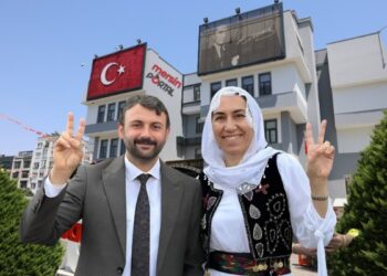 Akdeniz Belediyesi eş başkanları ve meclis üyeleri tutuklandı, kaymakam kayum olarak atandı