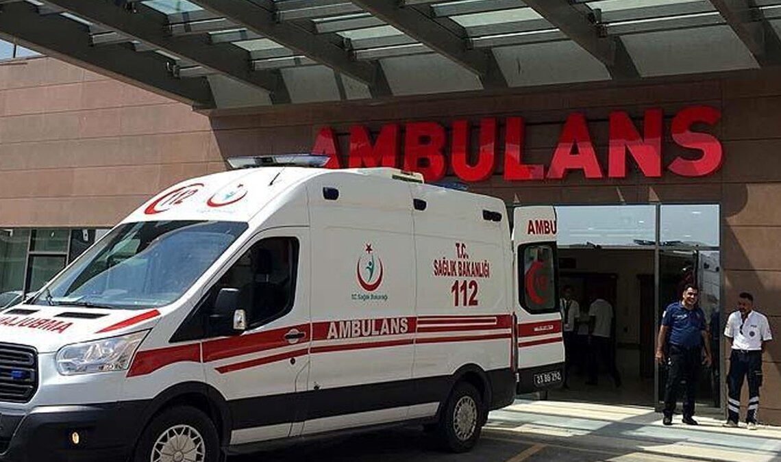İmam Hatip'te bıçaklı kavga: 5 öğrenci yaralandı 1 İstanbul’da son 24 saatte 11 kişi sahte içkiden hayatını kaybetti