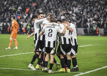 Safa Kar yazdı I Kartal yükseklerden uçtu!