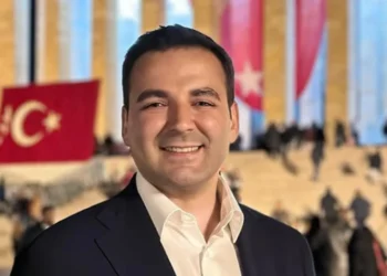 CHP Gençlik Kolları Başkanı Cem Aydın attığı tweet sebebiyle gözaltına alındı