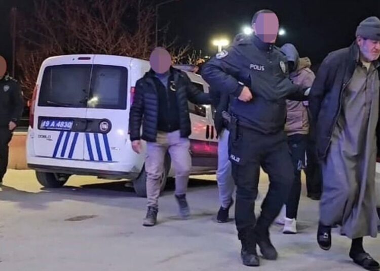 Çorum'daki IŞİD operasyonunda 5 tutuklama 1 Çorum’daki IŞİD operasyonunda 5 tutuklama