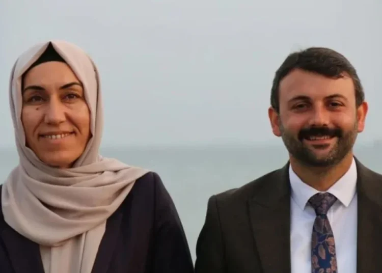 Akdeniz Belediyesi’nin DEM Parti eş başkanları gözaltına alındı