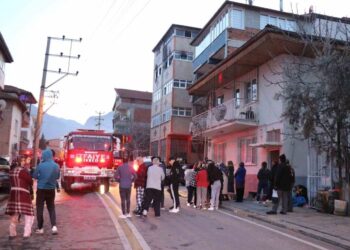 Suriyeli anne yangında bebeğini atarak kurtardı, kendisi hayatını kaybetti