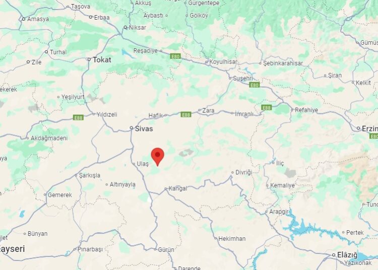 Sivas’ın Ulaş ilçesi güne depremle başladı 1 Sivas’ın Ulaş ilçesi güne depremle başladı