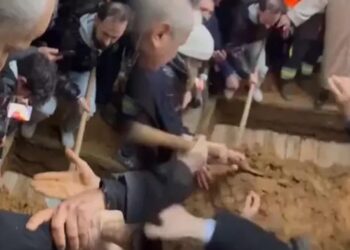 MHP lideri Devlet Bahçeli’den Ferdi Tayfur’a veda: Mezarına toprak attı