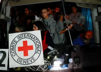 Kadın ve çocuklardan oluşan 90 Filistinli esir coşkuyla karşılandı