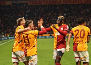 Galatasaray, Göztepe engelini de geçti