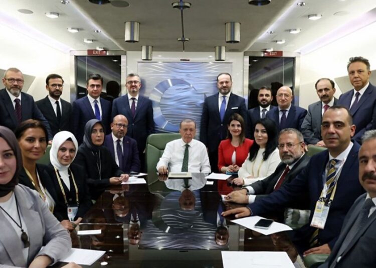2024 yılında Erdoğan’ın uçağına en çok binen gazeteci belli oldu 1 2024 yılında Erdoğan’ın uçağına en çok binen gazeteci belli oldu