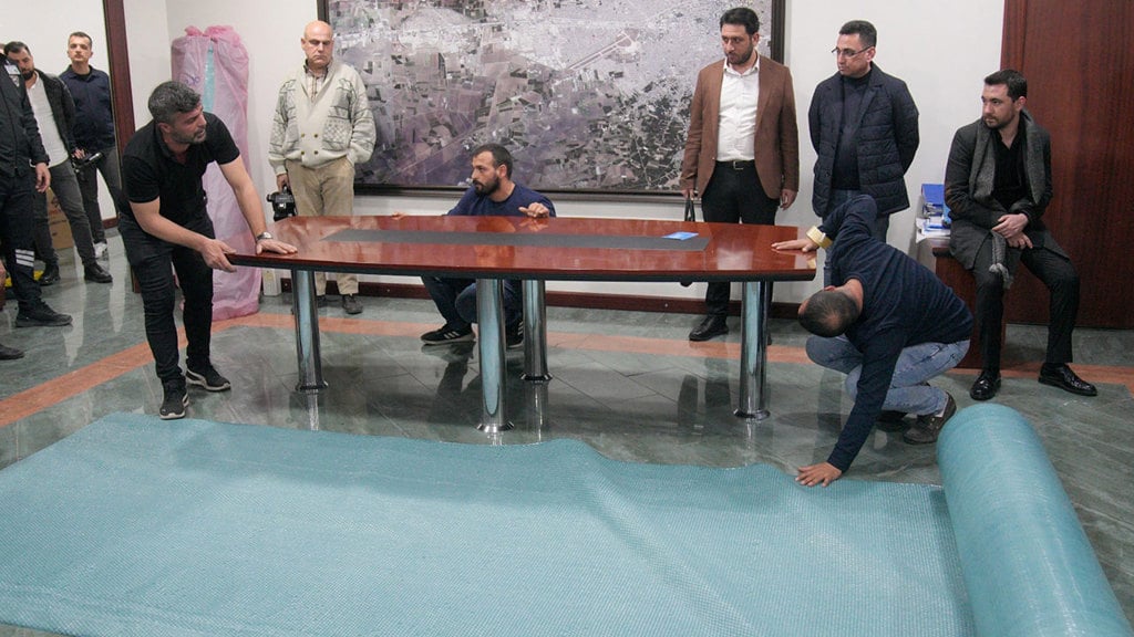 CHP’li Seyhan Belediyesi’ne haciz şoku!