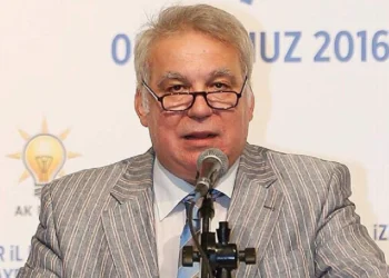 Eski AK Parti Milletvekili Hüseyin Kocabıyık’tan partisine uyarı: ‘Yarın bir savcı çıkar…’