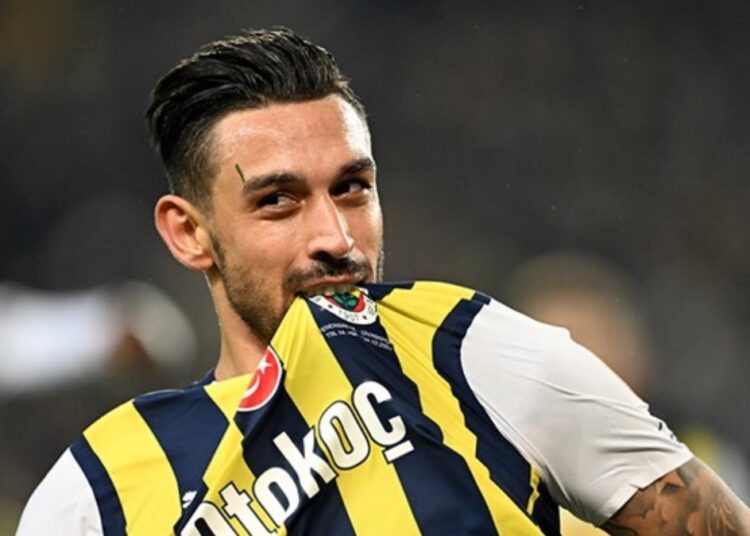 Fenerbahçe’de İrfan Can Kahveci’nin sözleşmesi 3 yıl uzatıldı