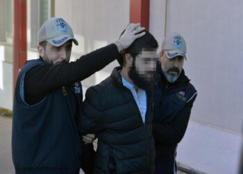 Vatandaşlardan para toplayıp IŞİD’e gönderen terör destekçileri yakalandı