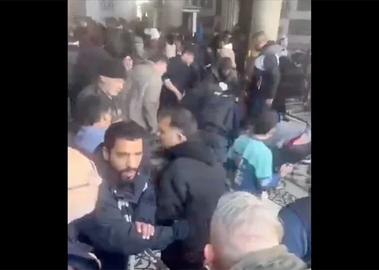 Emevi Camii’ndeki ölümlü izdiham, tiktok fenomeninin yemek şöleninden kaynaklanmış! 1 Emevi Camii’ndeki ölümlü izdiham, tiktok fenomeninin yemek şöleninden kaynaklanmış!