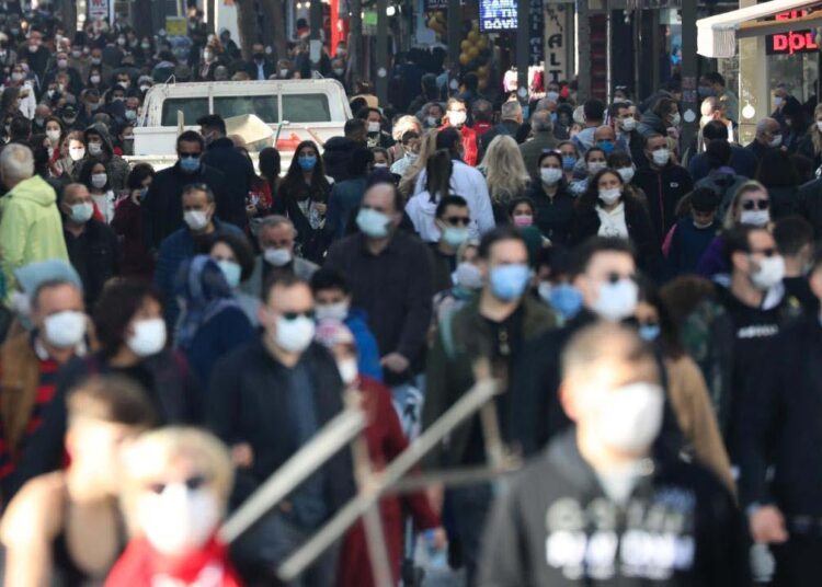 Uzmanlar uyarıyor: Grip vakaları yükselişte, test sayısı artırılmalı ve maske kullanımı geri gelmeli