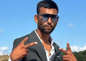Şarkıları yanlış söylemesi ile ünlenen ‘Kandıralı Ferdi’ yaralama suçundan tutuklandı