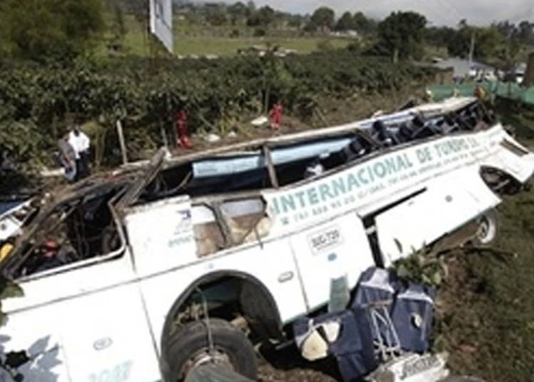 Kolombiya’da turistleri taşıyan otobüs uçuruma yuvarlandı: 13 ölü, 29 yaralı