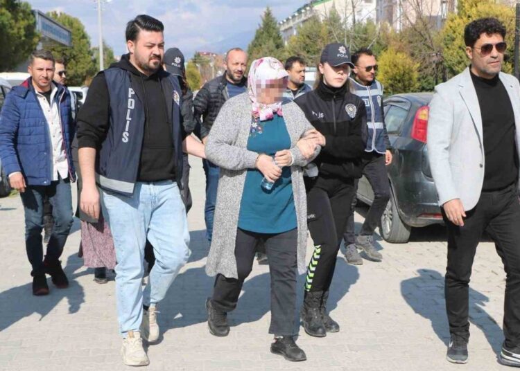 Cesedi çuvalda bulunmuştu: Komşu kadını 3 bilezik için öldürmüşler