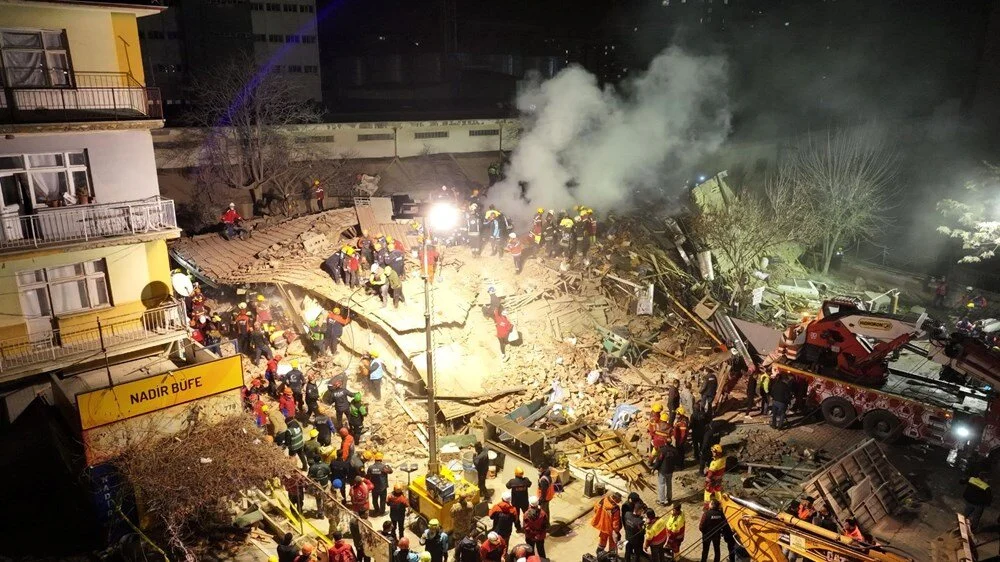Konya'da çöken bina enkazında 1 kişinin cansız bedenine ulaşıldı