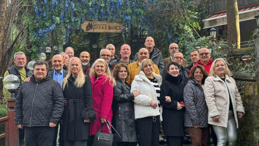 Lise arkadaşları, milletvekilinin öncülüğünde 40 yıl sonra buluştu 1 Lise arkadaşları, milletvekilinin öncülüğünde 40 yıl sonra buluştu