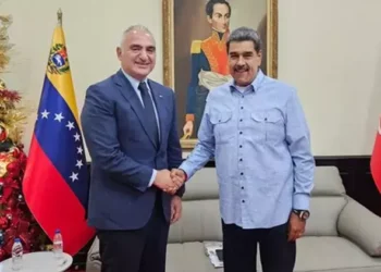 Bakan Ersoy’dan, yüzde 52 ile seçimi kazanan Maduro’ya tebrik ziyareti