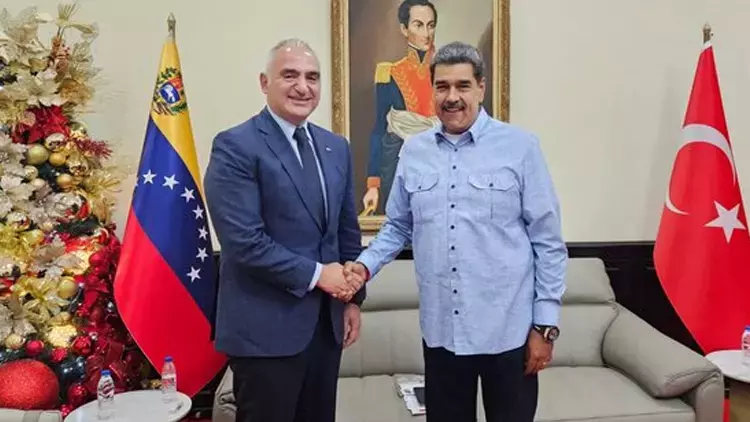 Bakan Ersoy’dan, yüzde 52 ile seçimi kazanan Maduro’ya tebrik ziyareti 1 Bakan Ersoy’dan, yüzde 52 ile seçimi kazanan Maduro’ya tebrik ziyareti