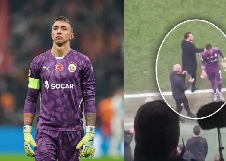 Galatasaray taraftarı ıslıkladı; Muslera'dan 'bitti' mesajı geldi 1 Galatasaray taraftarı ıslıkladı; Muslera’dan ‘bitti’ mesajı geldi