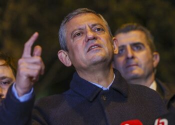 Özgür Özel’den ’66 can kaybı bilgisi AK Parti kongresi için bekletildi’ iddiası: ‘6 saat bekledik’