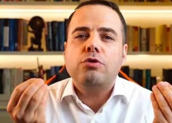 Özgür Demirtaş’tan öğrencilere ‘tavsiye’: Üniversiteye gitmeyin