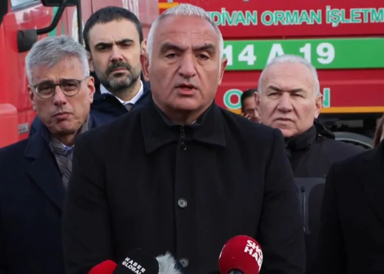 Yanan oteli, Bakan’ın şirketi ETS pazarlamış 1 Yanan oteli, Bakan’ın şirketi ETS pazarlamış