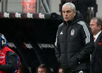 Rıza Çalımbay: Beşiktaş'a başkan olmak isterim 5 Rıza Çalımbay: Beşiktaş’a başkan olmak isterim