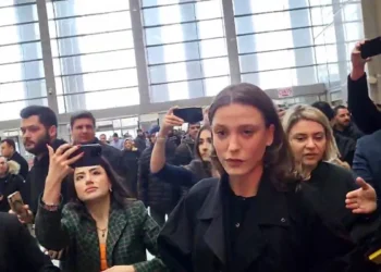 Serenay Sarıkaya, ifade vermek için adliyede