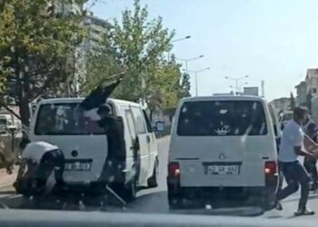 Trafikte saldırı amacıyla araçtan inen sürücünün ehliyeti alınacak