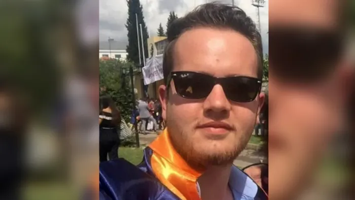 Adana'da trafik kavgasında başına taşla vurulan genç hayatını kaybetti 1 Adana’da trafik kavgasında başına taşla vurulan genç hayatını kaybetti