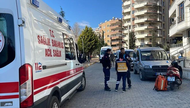 Cinnet geçiren anne bir kızını silahla, diğer kızını serumla öldürüp intihar etti